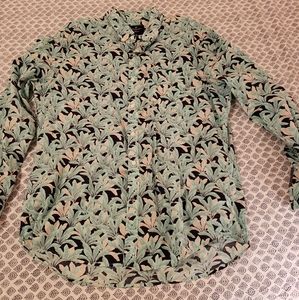 American Eagle Long Sleeved Button Down Floral Shirt XL